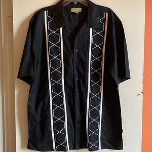 Black and white short sleeve lightweight men’s button down shirt.